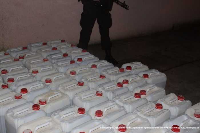 18 тонн контрафактного спирту вилучили в Луцьку (фото)
