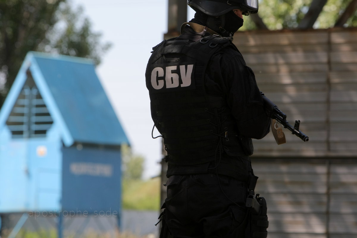 СБУ затримала на хабарі голову відділу внутрішньої безпеки на Буковині