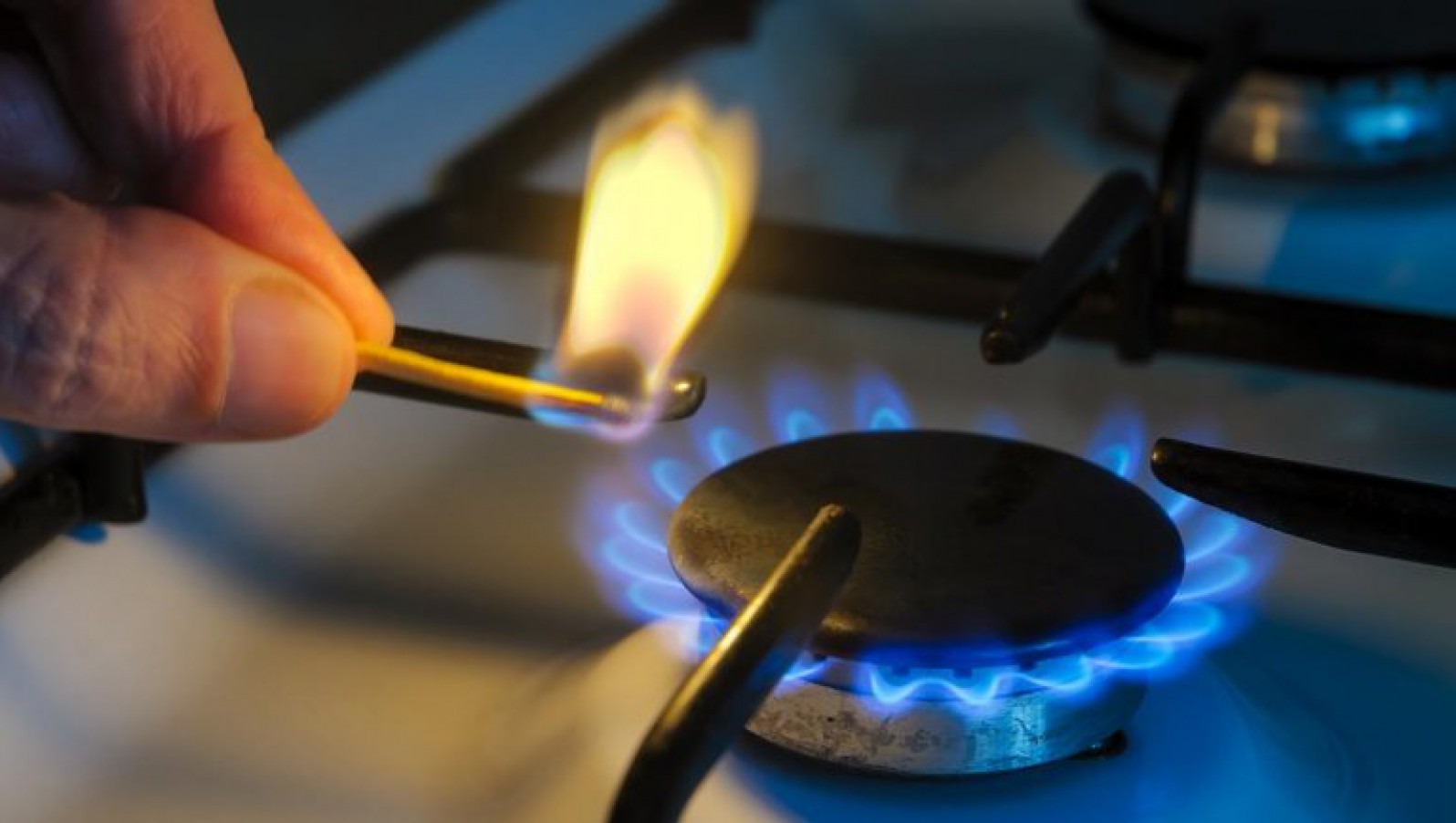 Скільки можна нас морочити: українці платять за газ у 17 разів дорожче