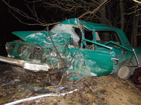 Моторошна аварія на Житомирщині забрала життя людей (ФОТО). Вижив лише пасажир