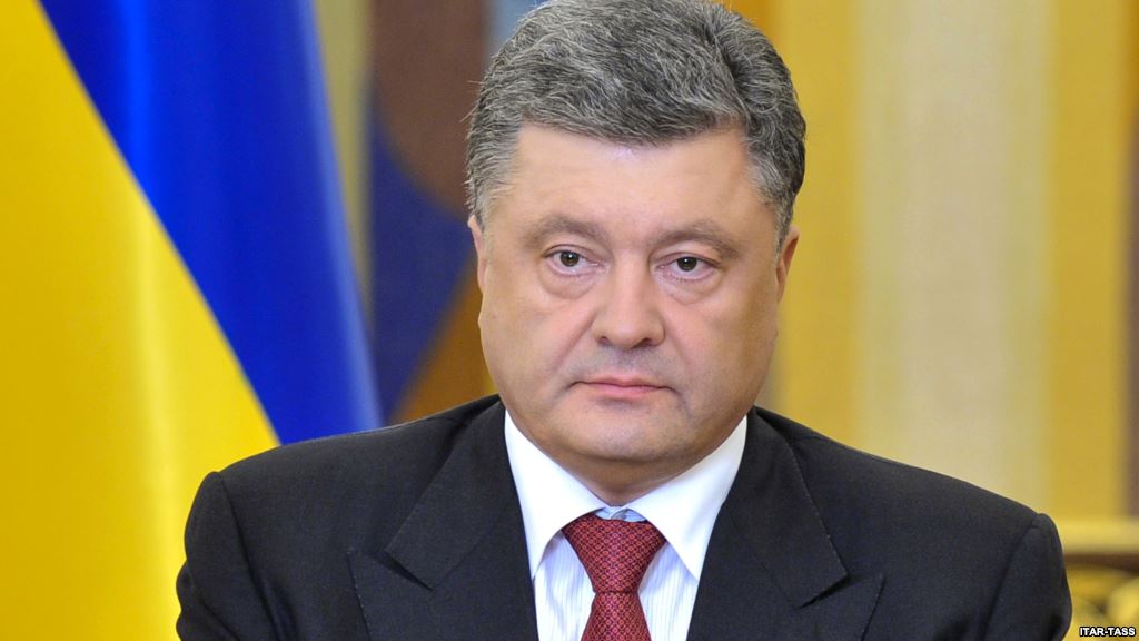Петро Порошенко закликав «Ощадбанк» не вводити комісію за оплату комунпослуг