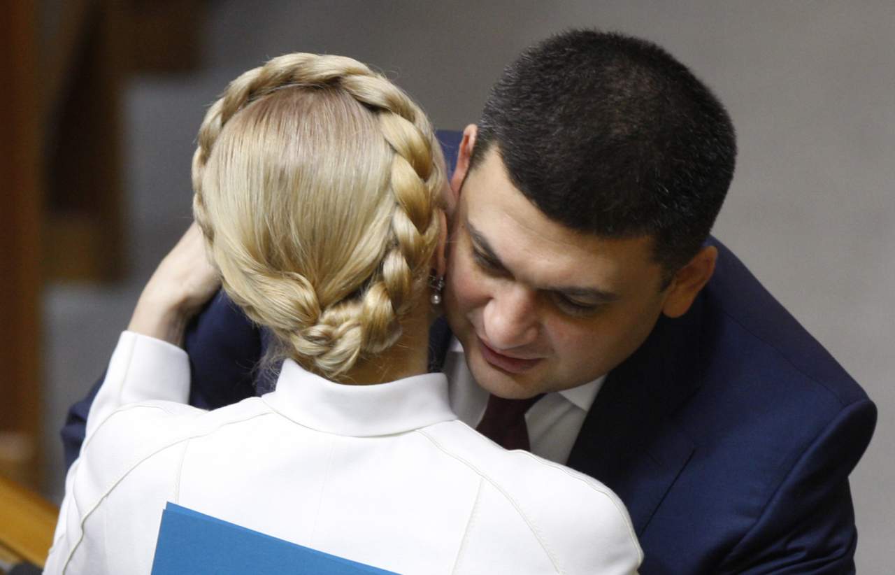 Тимошенко заявила, що Гройсман таємно збільшив собі зарплатню з 30 до 100 тисяч гривень!