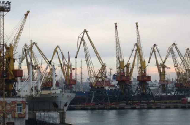 Янукович «відпочиває» у порівнянні з Фаєрмаком: побори нардепа в портах замучили бізнесменів