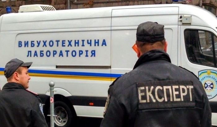 Догрався: українському поліцейському підкинули вибухівку прямо в будинок