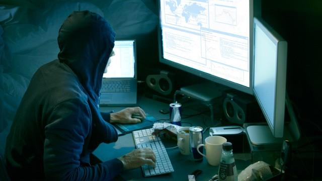 ЗМІ: У 2016 хакери викрали з рахунків росбанків 2 млрд рублів