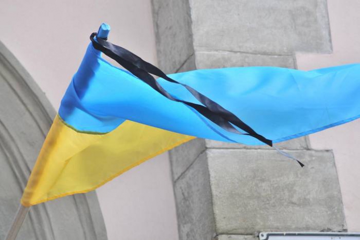 Депутати закликаються заборонити українцям розважальні заходи