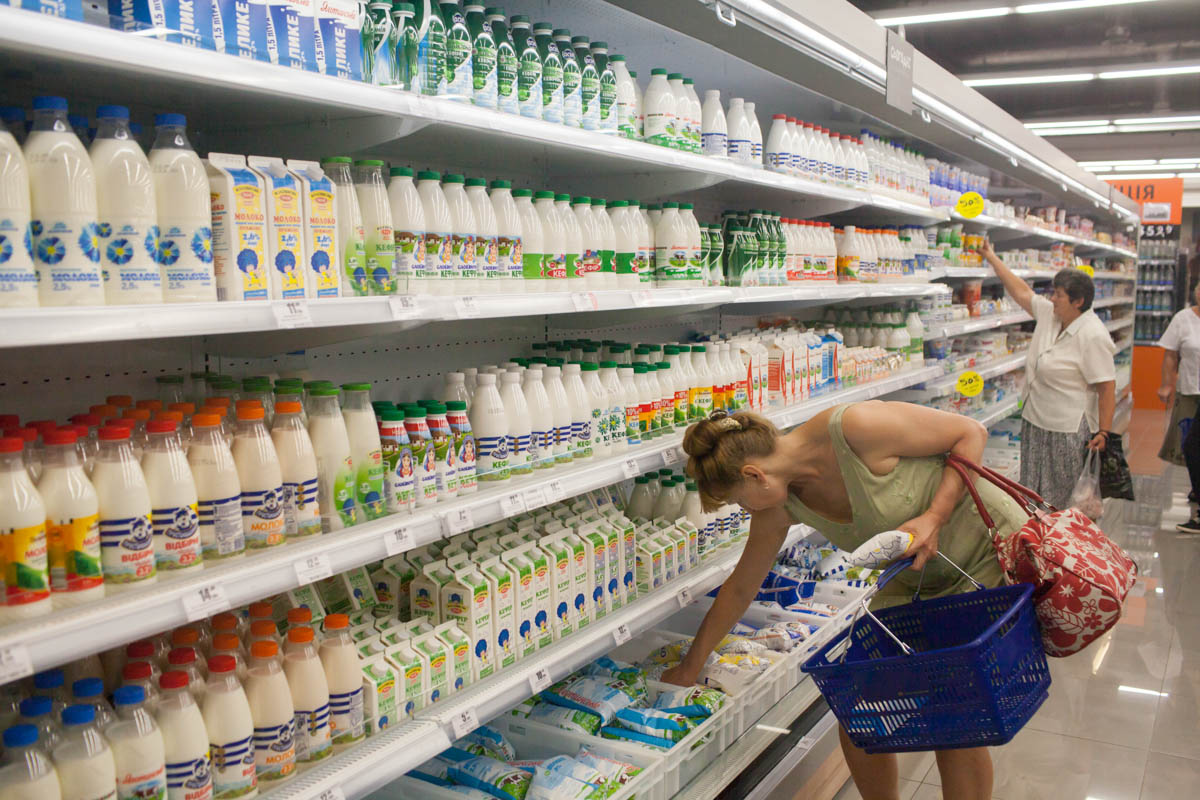 Для малозабезпечених громадян України влаштували безкоштовний відділ у супермаркеті
