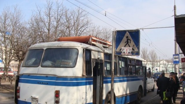 Держчиновників Миколаївської області викрито у зловживанні службовим становищем