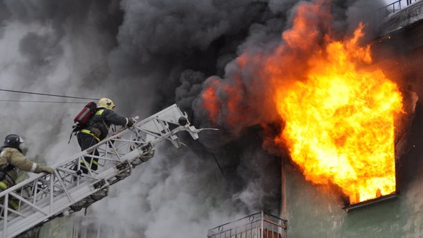 В Одесі пожежники врятували з вогню двох жінок