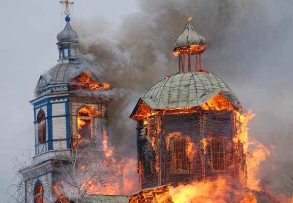Жахлива трагедія: в Україні в храм кинули вибухонебезпечною сумішшю