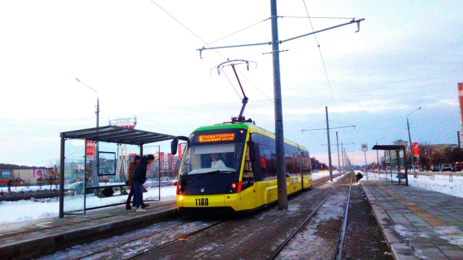 Львів’янам розповіли, в яких трамваях почав діяти електронний квиток