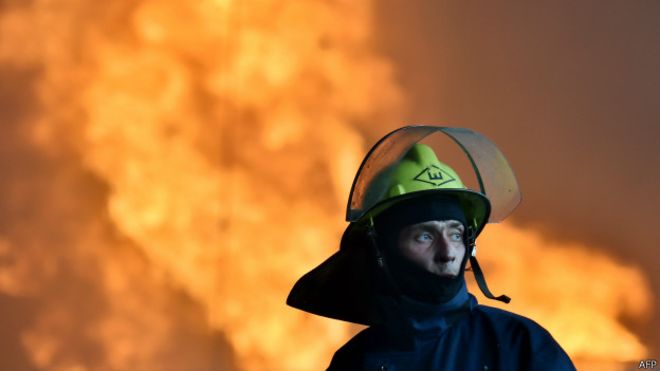 У Києві на радіоринку сталася масштабна пожежа, від побаченого кров у венах холоне
