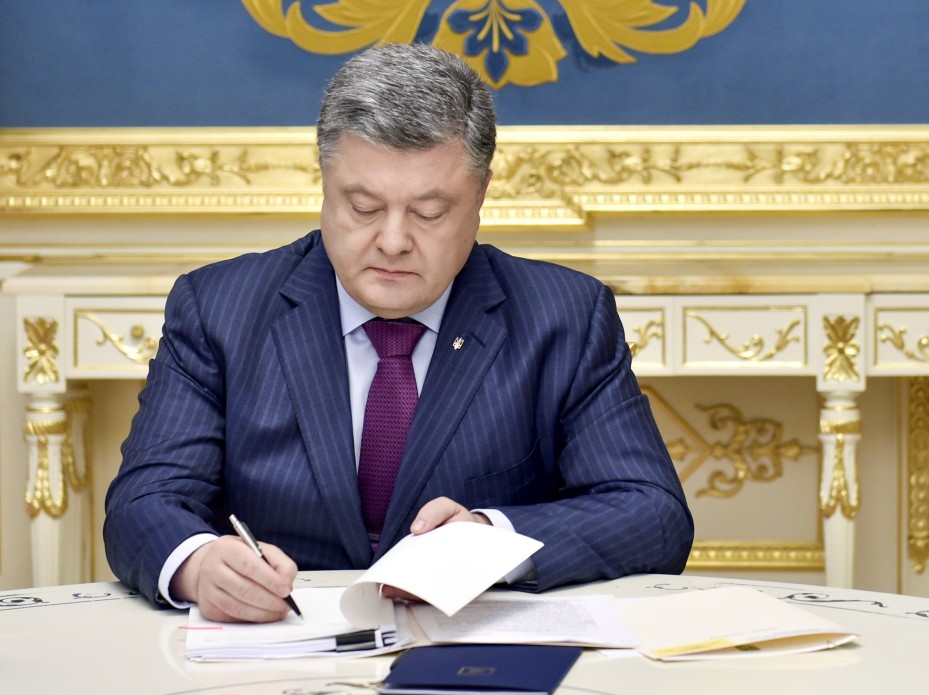 Це багато що змінить: Порошенко підписав дуже важливий закон, який торкнеться кожного українця