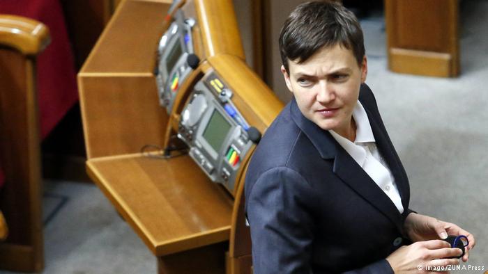 “Дефіле” від Савченко: як скандальна нардепка оконфузилась в Донецьку (ВІДЕО)