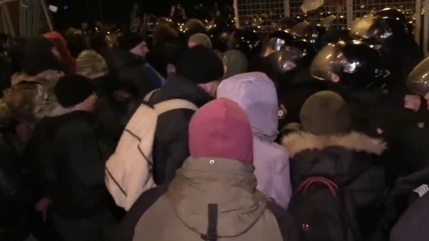 У Києві поліція затримала лідера ОУН Коханівського і кількох протестувальників