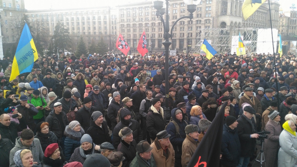 У центрі Києва проходить віче на підтримку блокади окупованого Донбасу