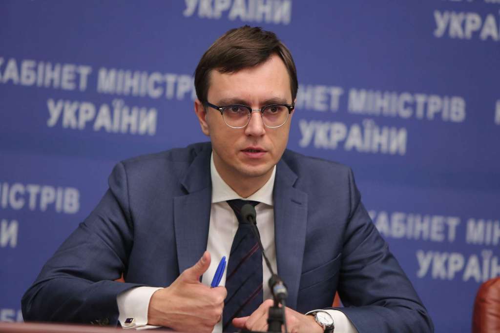 Міністра інфраструктури Володимира Омеляна не відпустили у США