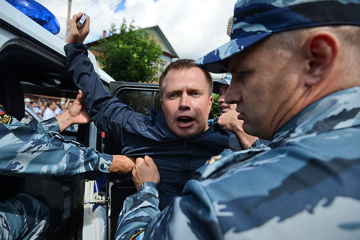 Свавілля без меж: соратника російського опозиціонера Навального жорстоко побили правоохоронці (ФОТО)