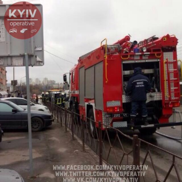 ТЕРМІНОВО : У передмісті Києва трапилось маштабне ДТП за участі маршрутного таксі