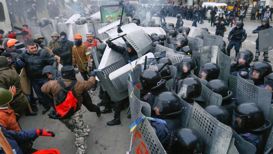 ТЕРМІНОВО!!! У Києві відбувається масова блокада і протести, кадри з місця подій шокують увесь світ