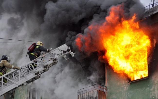 Там пекло!!! У Києві сталася жахлива пожежа, яка зруйнувала все приміщення, втрати важко оцінити