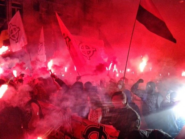 У Львові затримано групу осіб за нацистські гасла та “зіги”