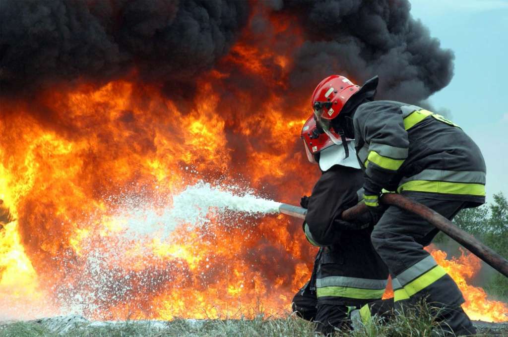 Під Києвом спалахнула масштабна пожежа. Стовп чорного диму охопив чималу територію!