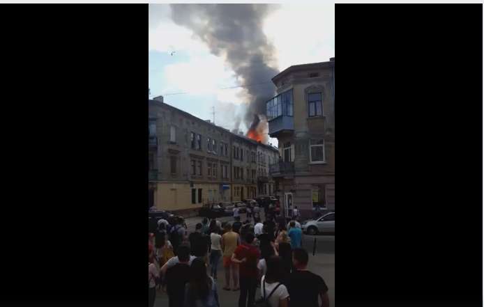 У Львові сталася страшна пожежа: опубліковано вражаюче відео