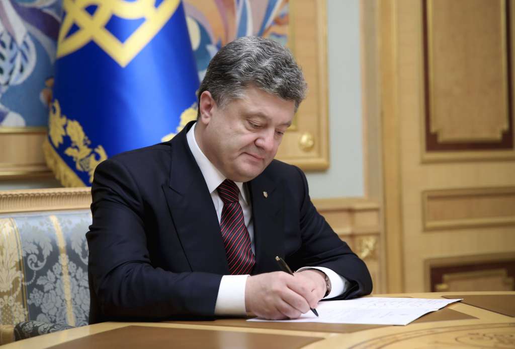 ДОЧЕКАЛИСЬ! Президент підписав новий сенсаційний закон! Цього українці чекали дуже давно!