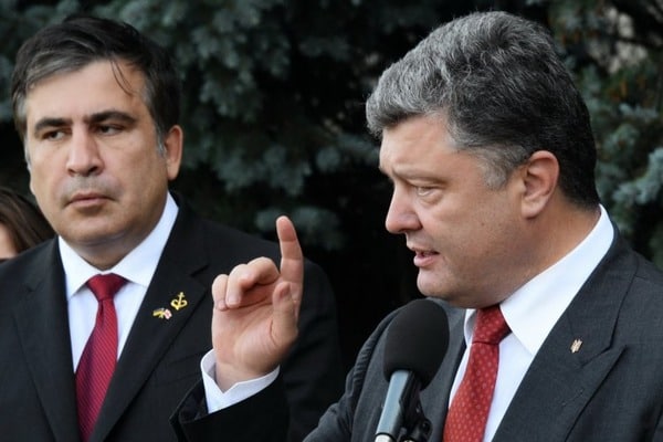 “Не знаю, що він досі робить в Україні: Порошенко вразив РІЗКОЮ заявою про Саакашвілі! Що вони не поділили?