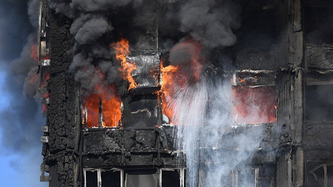 Там було пекло!!! Вночі у Львові запалили одразу дві важливі будівлі, ще такої пожежі місто не бачило (ВІДЕО)
