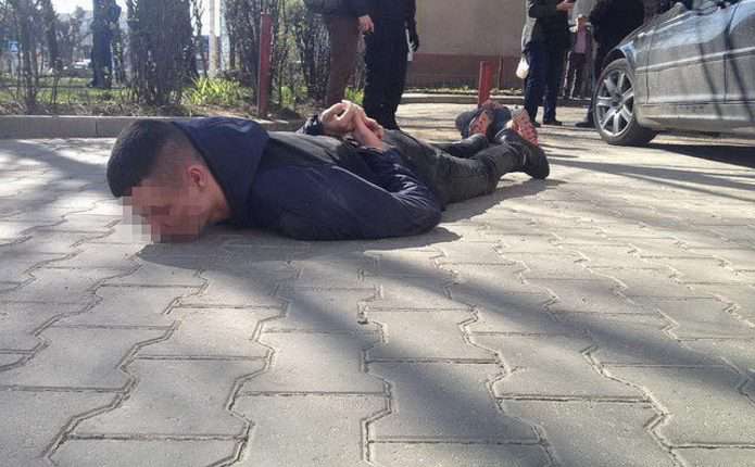 На Львівщині затримали наркоторговця, в нього вдома ТАКЕ знайшли…
