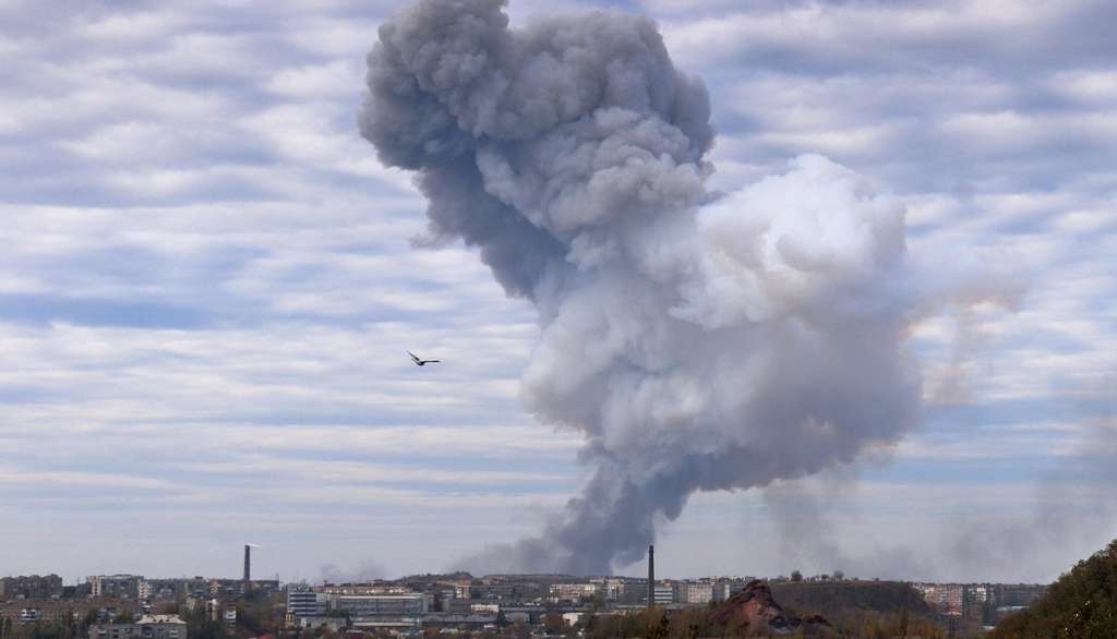 ТЕРМІНОВО! У Луганську прогримів потужний вибух. Подробиці приголомшують (ФОТО)