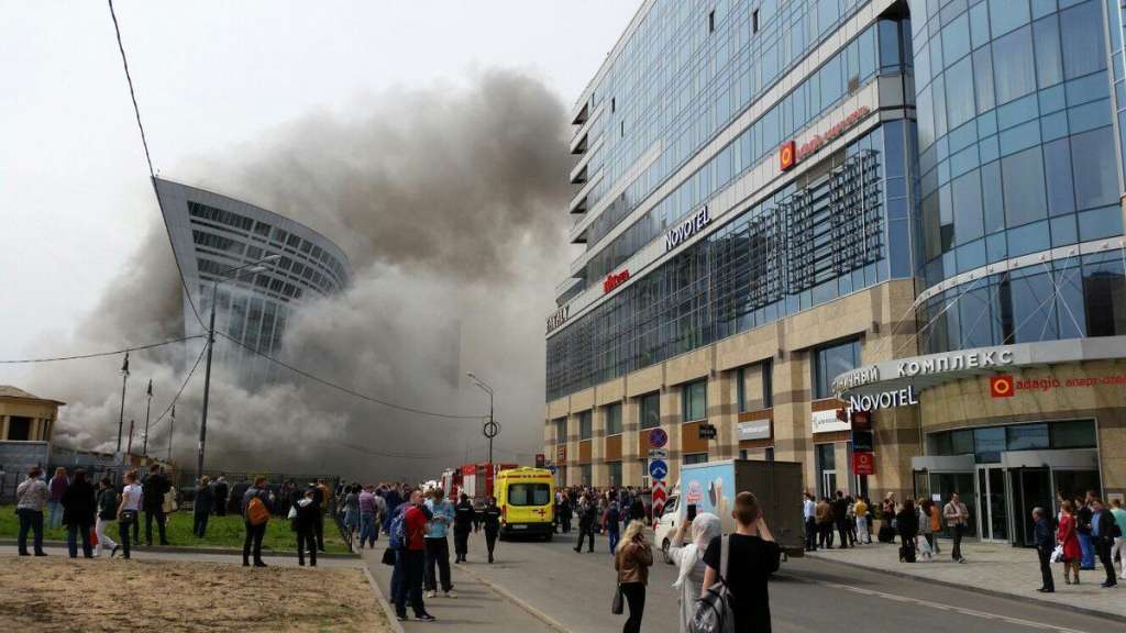 Центр заволокло чорним димом: У Москві сталась моторошна пожежа, наслідки якої шокують!