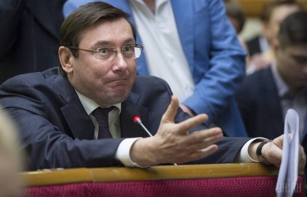 Мосійчук порадив генеральному прокурору Юрію Луценку “не ганьбитися”. Від подробиць голова обертом йде