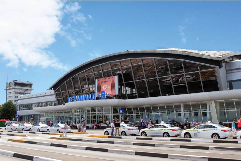 В аеропорту “Бориспіль” спіймали нахабного злочинця, те, що він робив розгнівало всю країну