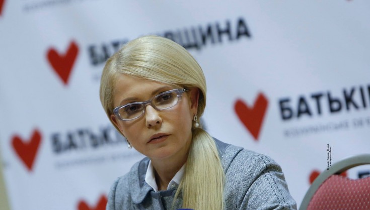 “Неадекватний погляд”: Тільки погляньте на обличчя Юлії Тимошенко після відпустки. Що вона з собою зробила!