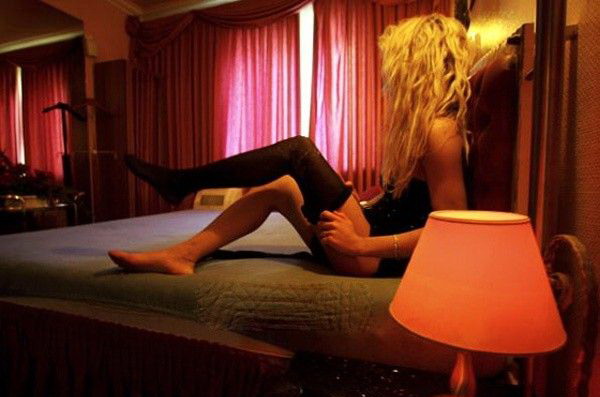 Що ж вони там тільки коїли… У Львові припинили діяльність салону еротичного масажу, а там робили не тільки масаж