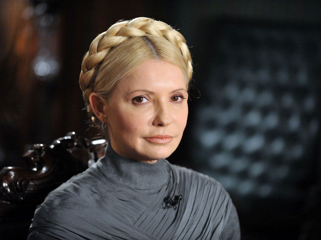 Майже амазонка: Юлія Тимошенко не припиняє дивувати новою зачіскою і стилем одягу, от тільки як вона поправилася…