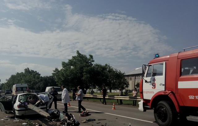 Це справжнє жахіття: в масштабній ДТП на Луганщині постраждало шестеро дітей