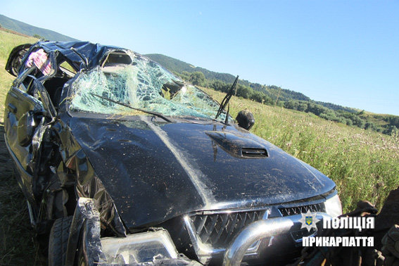 Смертельна ДТП на Прикарпатті, автомобіль зрівнявся з землею. Такого ви ще не бачили