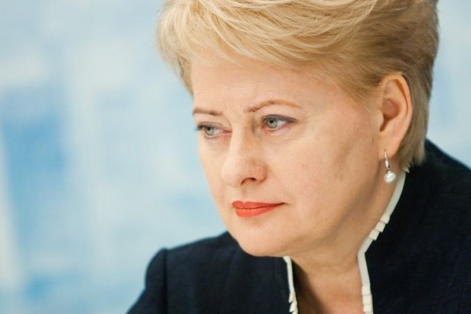 “Стаєш на коліна і виконуєш”: президент Литви Даля Грібаускайте зробила приголомшуючу заяву після зустрічі з Путіним, всі українці від цього в шоці