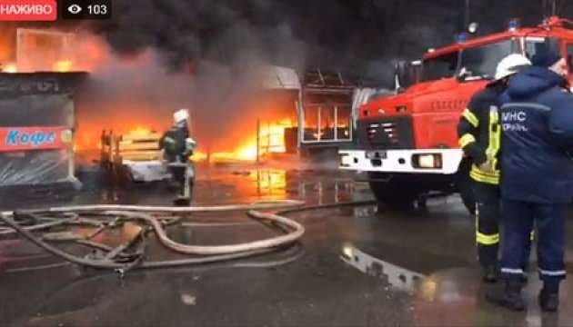 Небо палає! Моторошна пожежа сколихнула Київ, там зараз відбувається справжнє жахіття