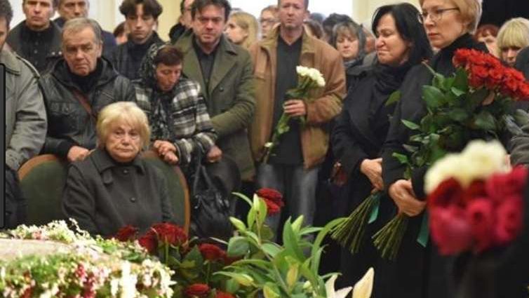 Країна в траурі: В реанімації, не прийшовши до тями, померла відома 37-річна російська актриса