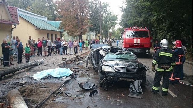 “Від такої кількості травм…”: Львів’янка загинула після моторошного ДТП. Машина просто влетіла…
