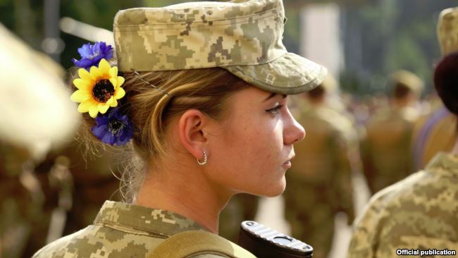 “Страх втілений в життя”: Нижня білизна для українських жінок-військовослужбовців обурила Мережу. Це знущання?