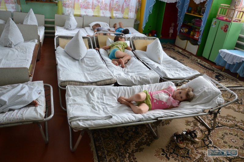 “Прогнила підлога і один унітаз на всіх”: У Мережі показали жахливі умови в одному з українських дитячих садочків