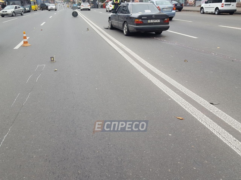 Смертельна ДТП: У столиці автівка протягнула пішохода 40 метрів (ВІДЕО)