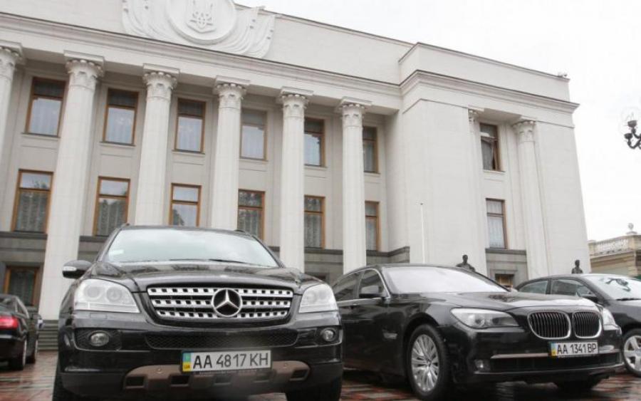Українці змусять депутатів пересісти на авто вітчизняного виробництва