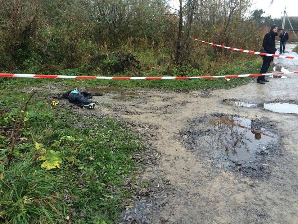 “Тіло скеровано на експертизу…”: На Львівщині виявлено мертвого чоловіка з ножовим пораненням